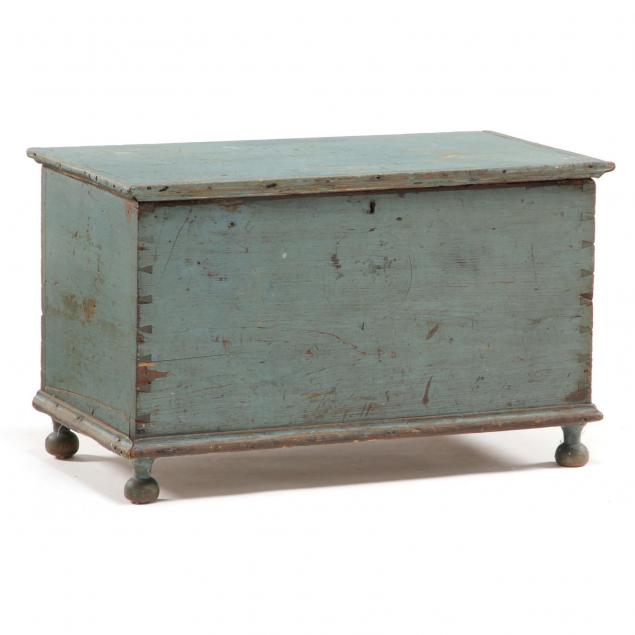 new-england-painted-diminutive-blanket-chest
