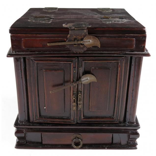 antique-chinese-wooden-jewelry-box