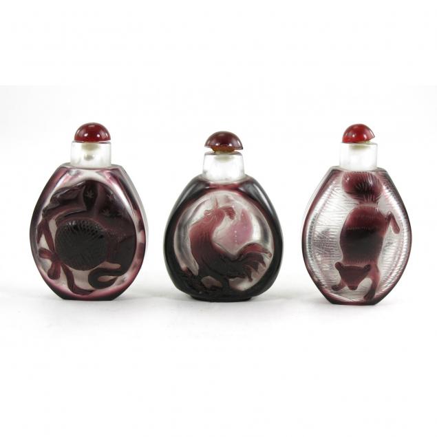 three-peeking-glass-snuff-bottles