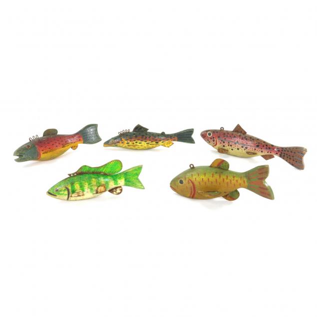five-vintage-painted-fish-decoys