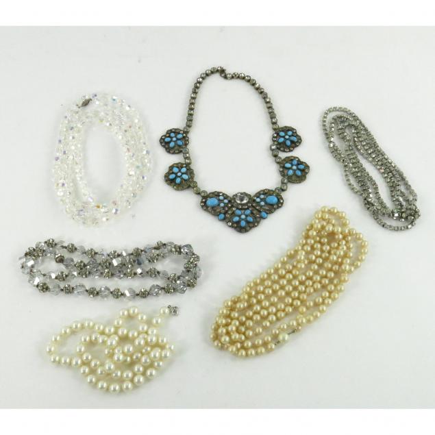 six-vintage-fashion-necklaces