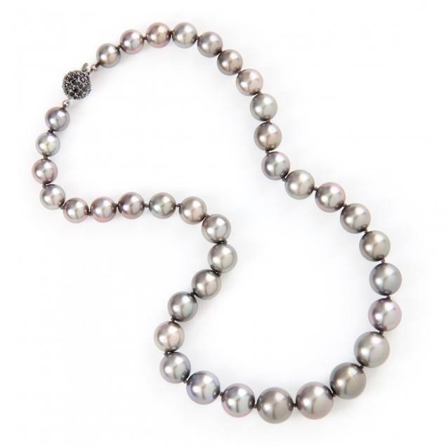 tahitian-pearl-necklace-with-black-diamond-clasp