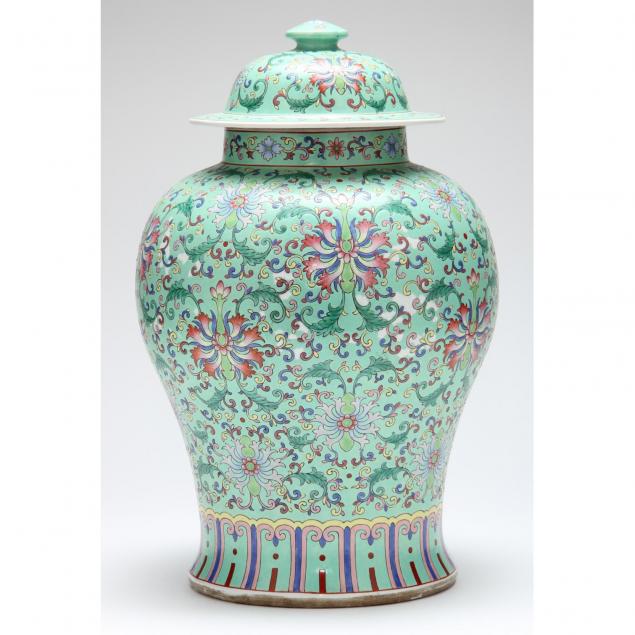 chinese-famille-rose-baluster-vase