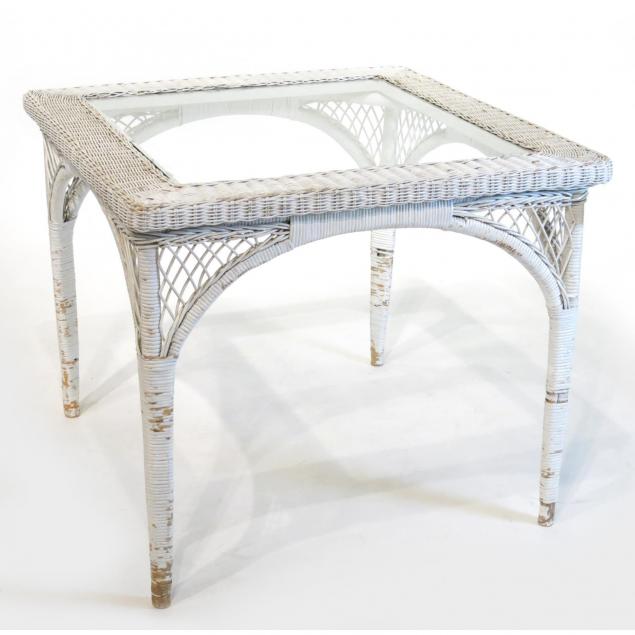 wicker-breakfast-table