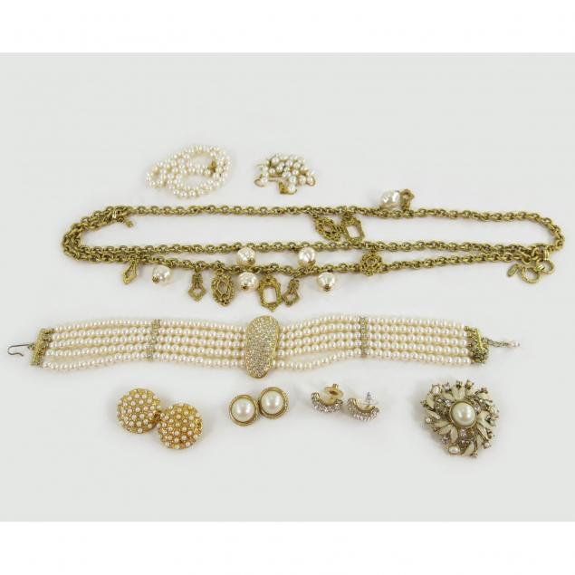 fashion-jewelry-grouping-pearls-and-rhinestones-in-gold-tone-settings
