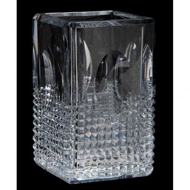 modernist-crystal-vase