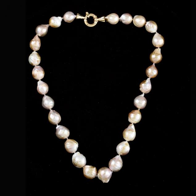 baroque-pearl-necklace