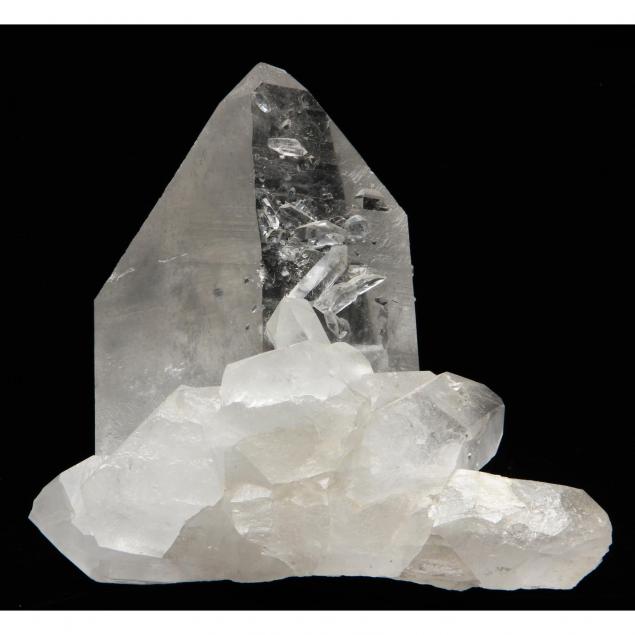 large-clear-quartz-crystal-in-cluster