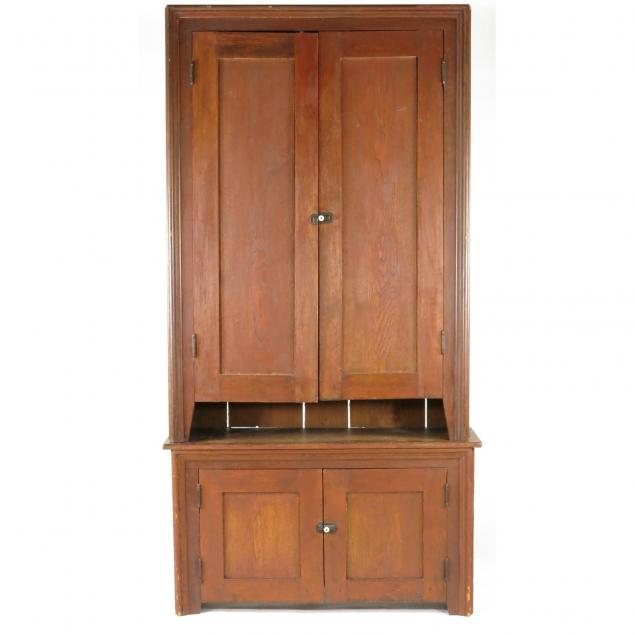 southern-flat-wall-cupboard