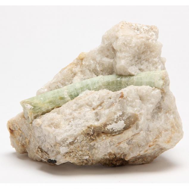 bent-beryl-crystal-in-quartz