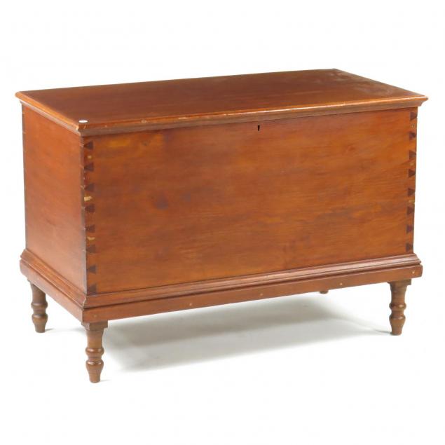 new-england-dovetailed-blanket-chest