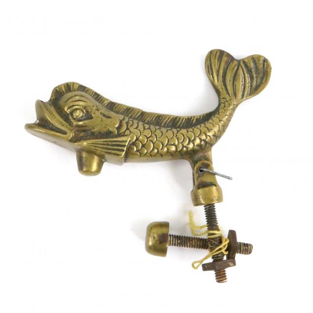 brass-dolphin-form-doorknocker