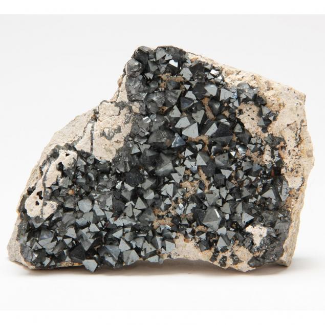 magnetite-crystal-grouping