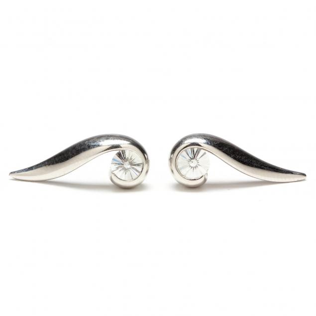 platinum-diamond-earrings