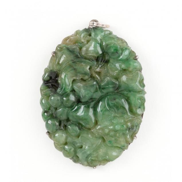 jade-pendant