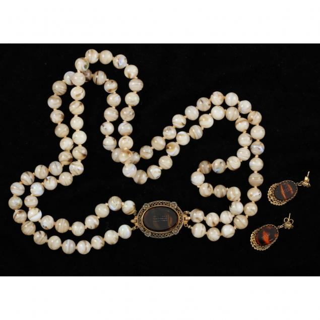 vintage-necklace-and-earring-set