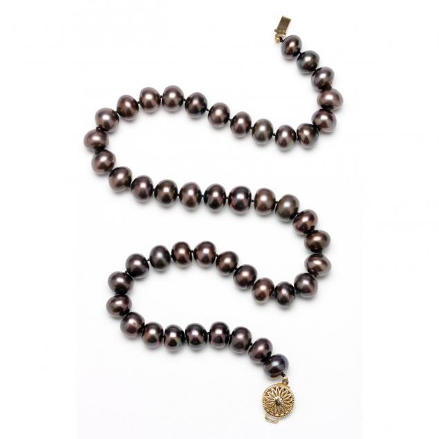 cultured-dyed-black-pearl-necklace