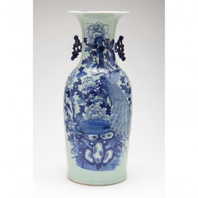 chinese-blue-underglaze-vase