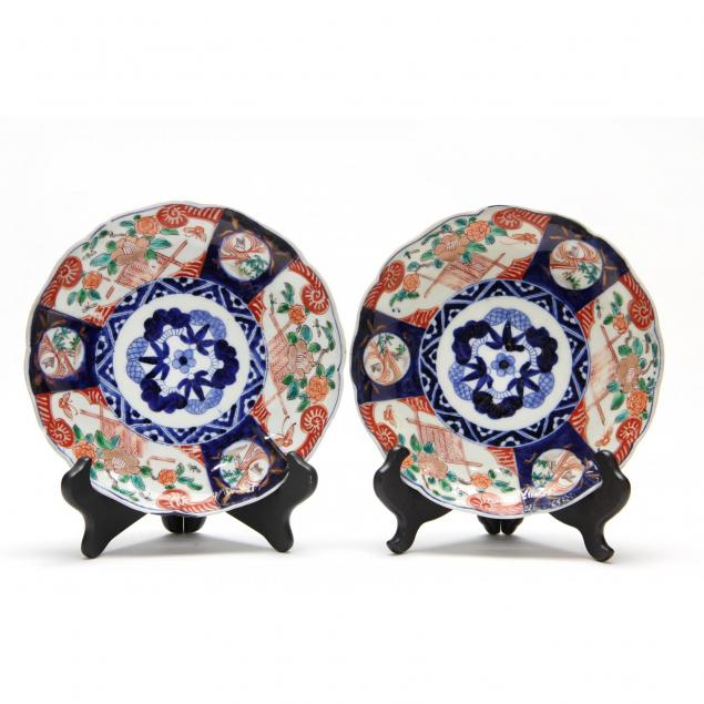 pair-of-japanese-imari-porcelain-plates