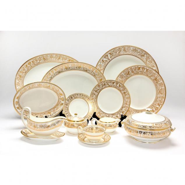 wedgwood-florentine-porcelain-dinner-service-in-gold