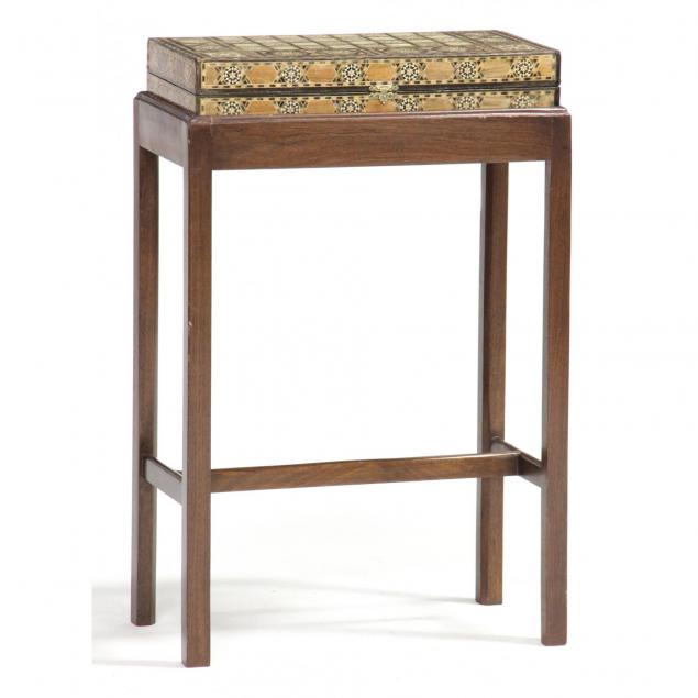 marquetry-inlaid-game-box-on-stand