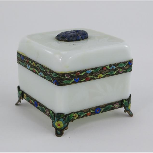 chinese-peking-glass-lidded-box