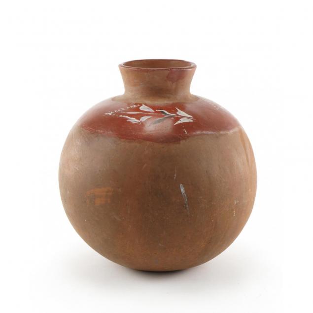 southwestern-pottery-vessel