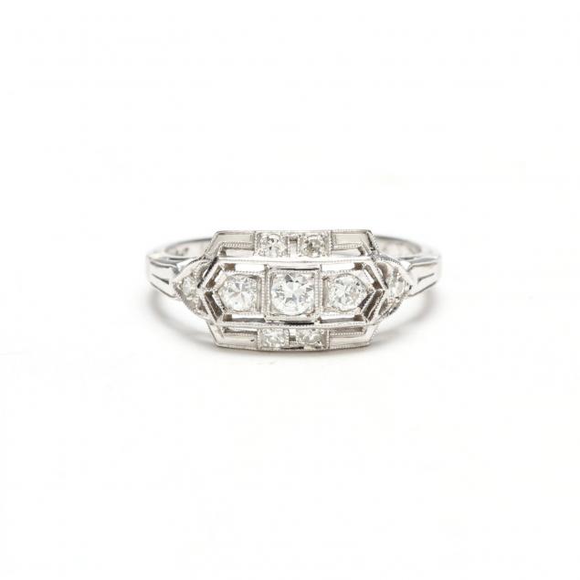 platinum-art-deco-style-diamond-ring