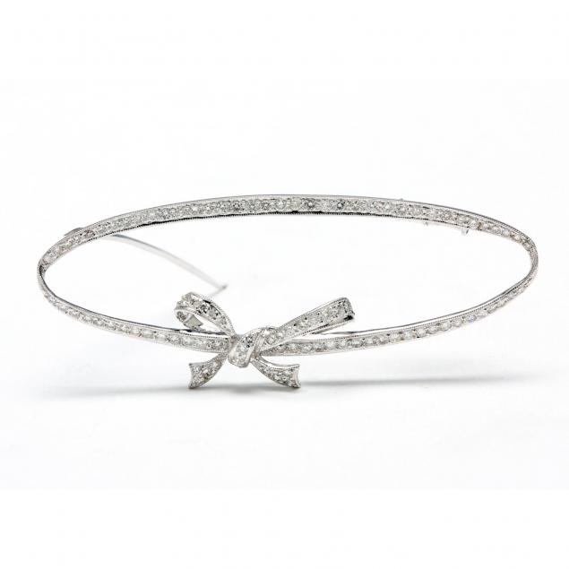 18kt-white-gold-and-diamond-bow-brooch