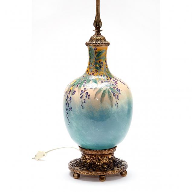 fine-porcelain-and-gilt-bronze-table-lamp