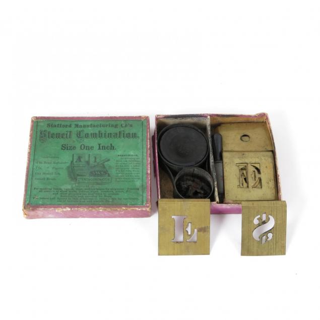 antique-boxed-set-of-stencils