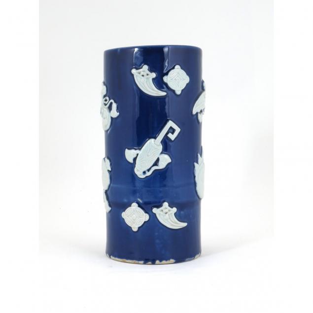 chinese-blue-and-white-umbrella-stand