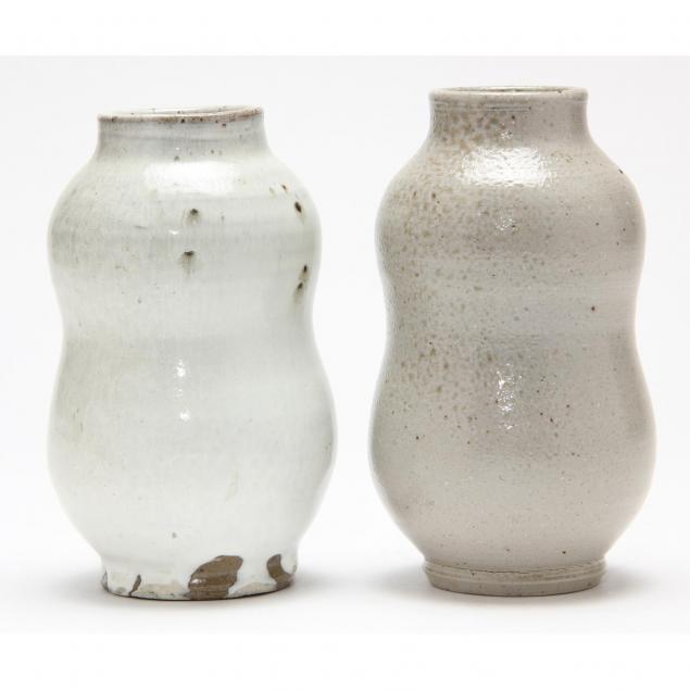 two-jugtown-double-gourd-vases
