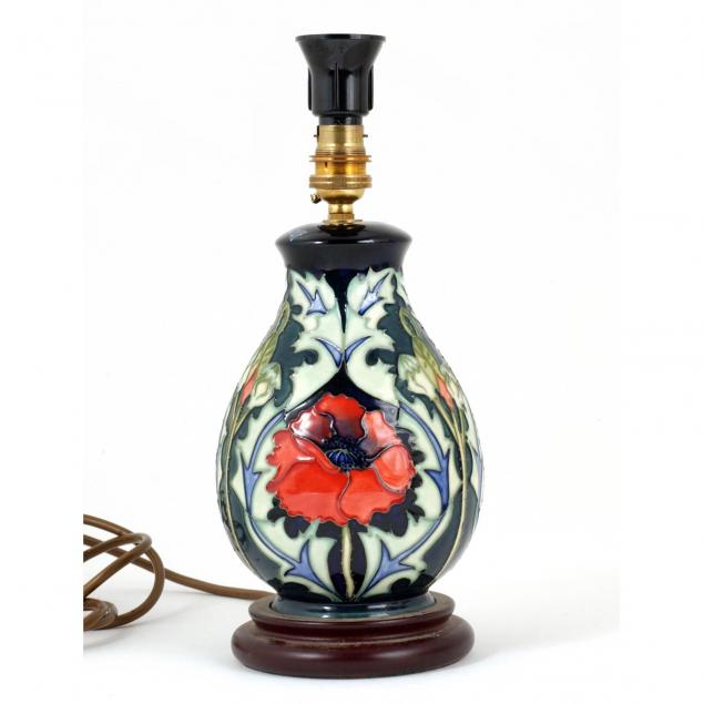 moorcroft-poppy-boudoir-lamp