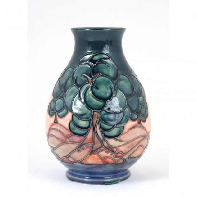 moorcroft-mamoura-pear-vase