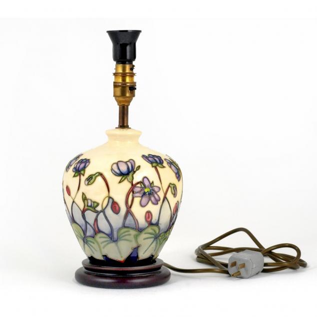 moorcroft-ashwood-hepatica-boudoir-lamp