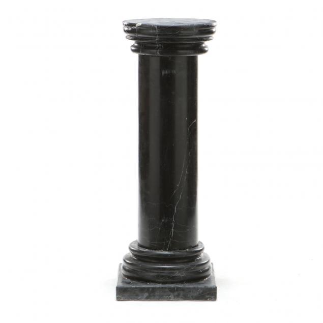 classical-style-black-marble-column