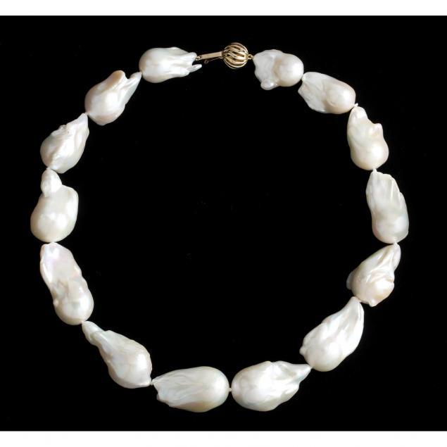 baroque-pearl-necklace