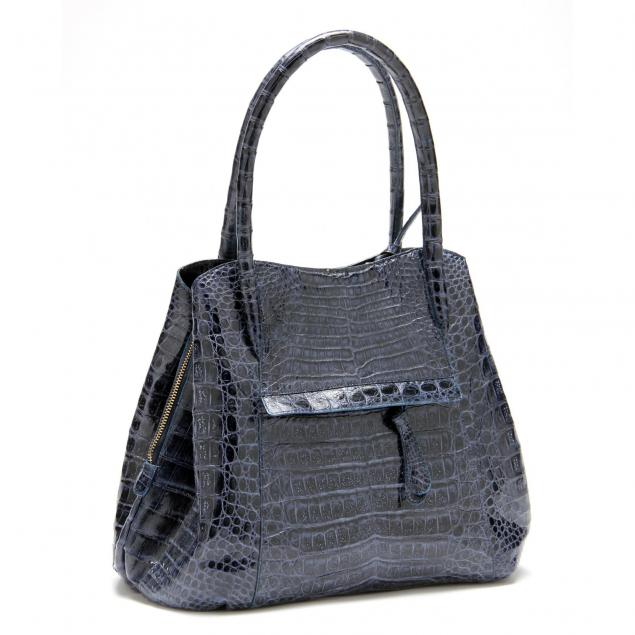 crocodile-expandable-tote-nancy-gonzalez