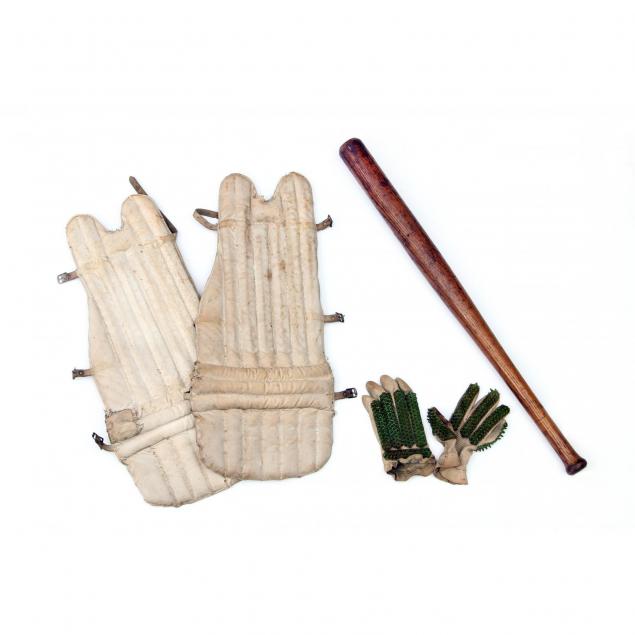 vintage-cricket-sporting-accessories