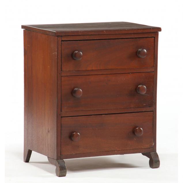 north-carolina-child-s-chest-of-drawers