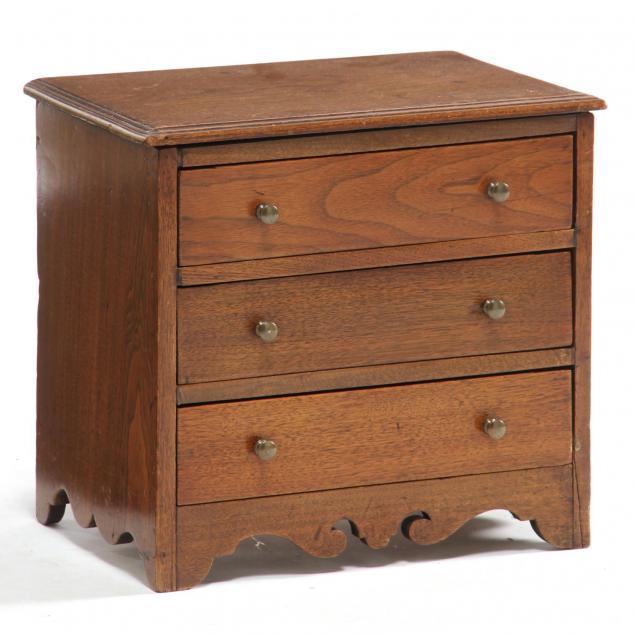american-miniature-chest-of-drawers
