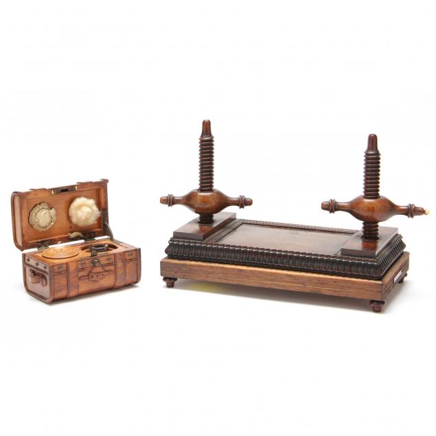 antique-letterpress-carved-inkwell