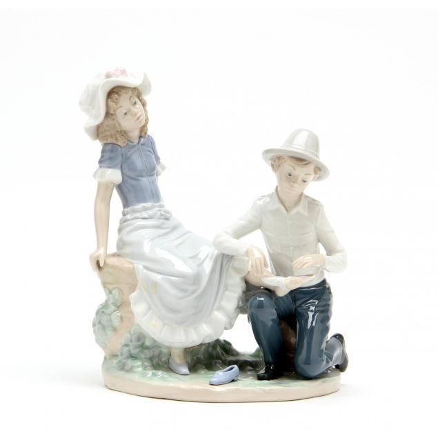 nao-by-lladro-figurine-tender-moment