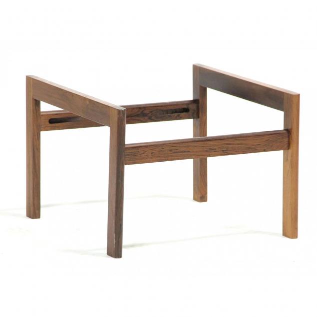 danish-modern-rosewood-stand