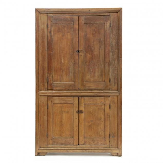 southern-flat-wall-cupboard