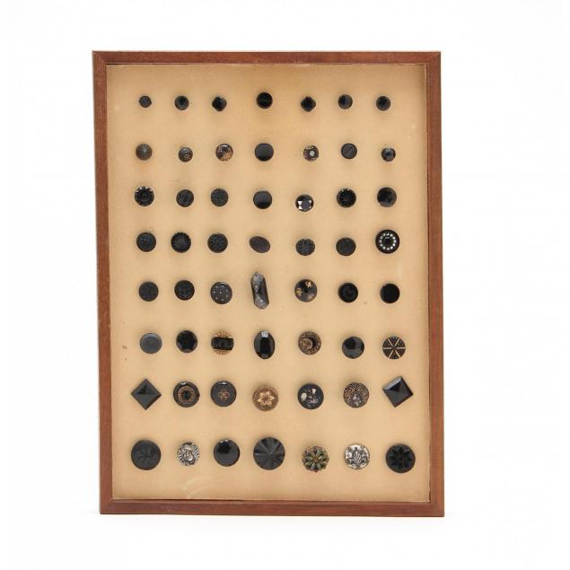display-card-of-victorian-buttons
