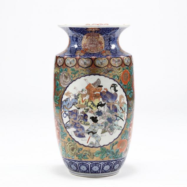 large-japanese-imari-vase-with-dancers