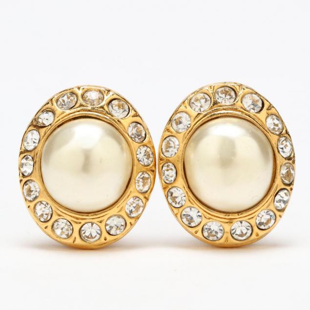 vintage-faux-pearl-ear-clips-chanel