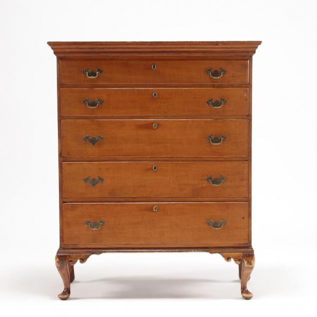 new-england-queen-anne-maple-chest-of-drawers